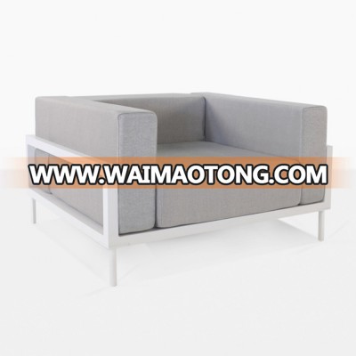 OUTDOOR MODERN ALUMINUM DEEP SEATING CLUB CHAIR SOFA IN WHITE