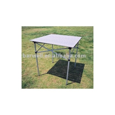 Folding picnic table