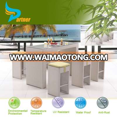 Outdoor Patio Cafe Shop Leisure Bar Counter Durable Rattan Bar Furniture High Tables and Bar Stools